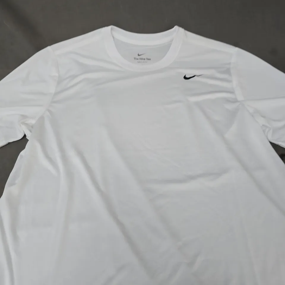 NIKE WHITE T-SHIRT – THE NIKE TEE- LARGE