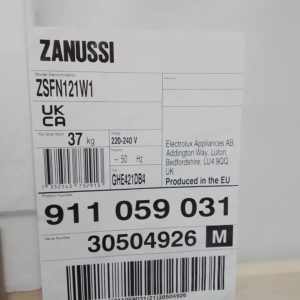 ZANUSSI SLIMLINE FREESTANDING 9 PLACE DISHWASHER Model ZSFN121W1