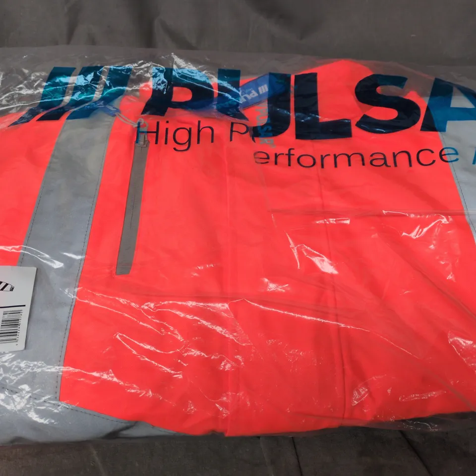HIGH-VISIBILITY BOMBER JACKET – SIZE 2XL