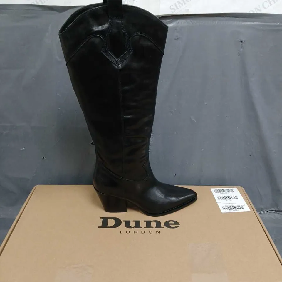 BOXED PAIR OF DUNE LONDON TENNESSEE LEATHER KNEE-HIGH WESTERN BOOT IN BLACK SIZE 7