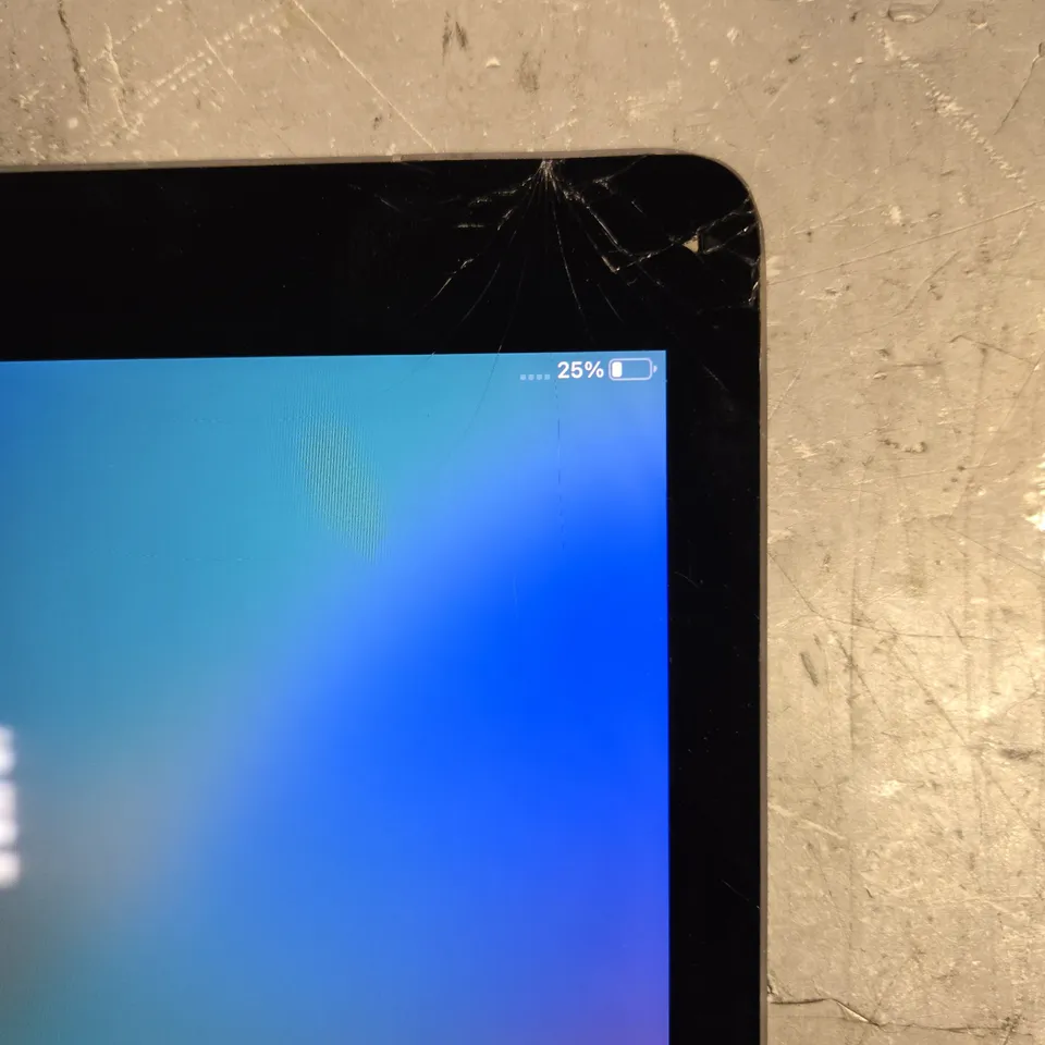 APPLE IPAD PRO 9.7 TABLET - A1674