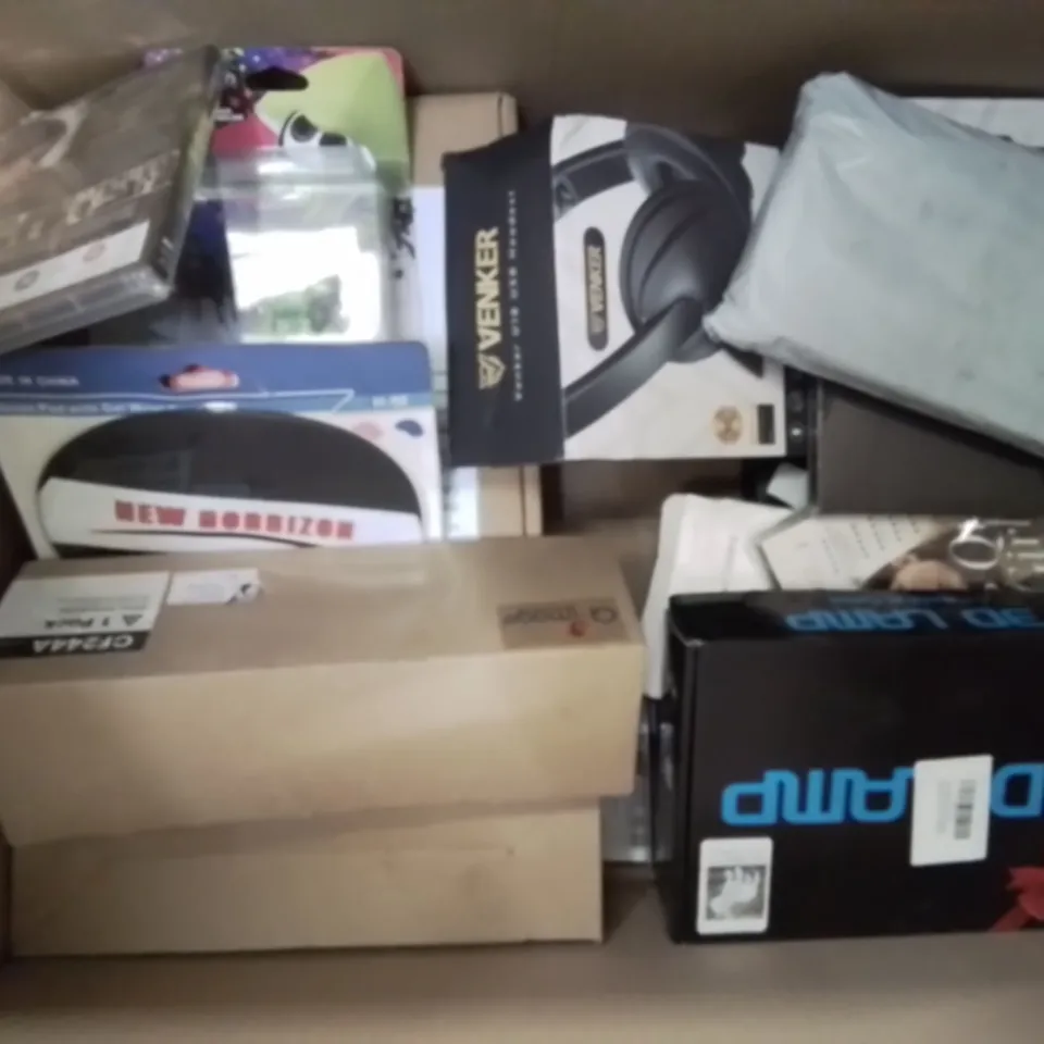 BOX CONTAINING LARGE AMOUNT OF MIXED BOXED ELECTRICAL ITEMS PHONE ACCESSORIES LIGHTING ETC.	