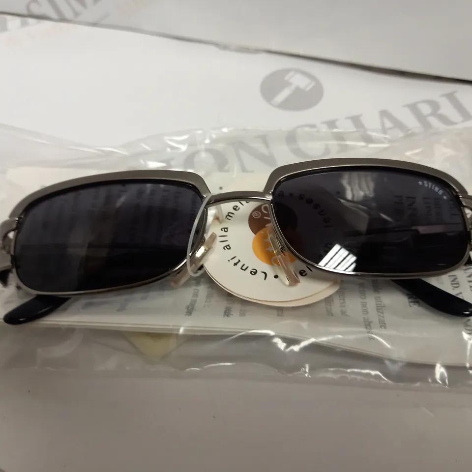 APPROXIMATELY 9 DIERRE STING SUNGLASSES