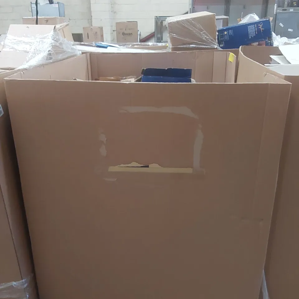 PALLET CONTAINING A VERY LARGE QUANTITY OF ASSORTED DESIGNER LIGHTING PRODUCTS INCLUDING: RAID TABLE LAMP, MARIE THERESE SEMI FLUSH CEILING LIGHT, CORTEZ INTEGRATED LED LIGHT, FLOYD FLOOR LAMP ECT