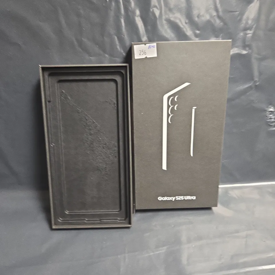 BOXED SAMSUNG GALAXY S25 ULTRA 12GB/256GB IN TITANIUM BLACK - SM-S938B