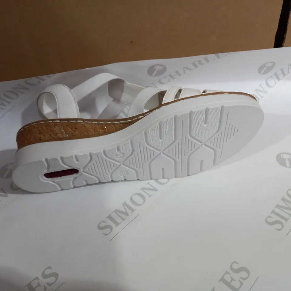 RIEKER WEDGE SANDAL IN WHITE SIZE 7.5