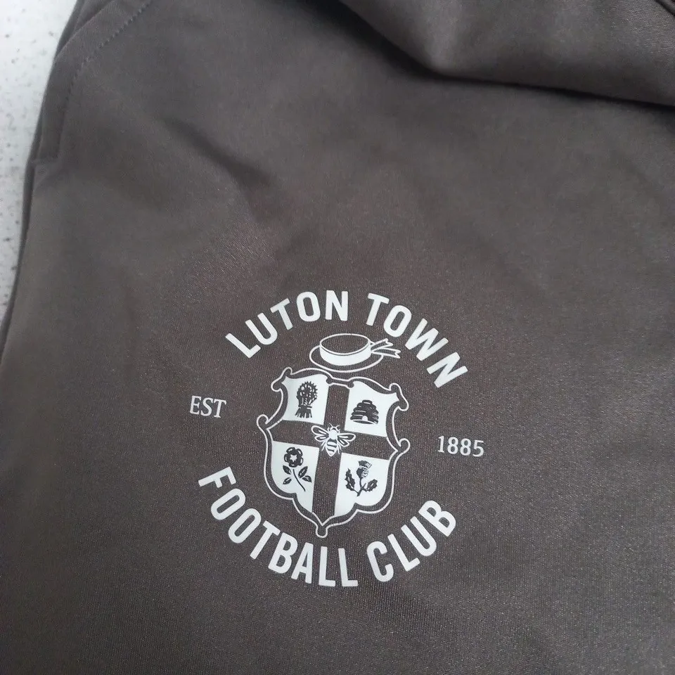 LUTON TOWN FOOTBALL CLUB TROUSERS – BROWN, UK XL (REFLO)