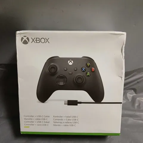 BOXED XBOX CONTROLLER + USB-C CABLE