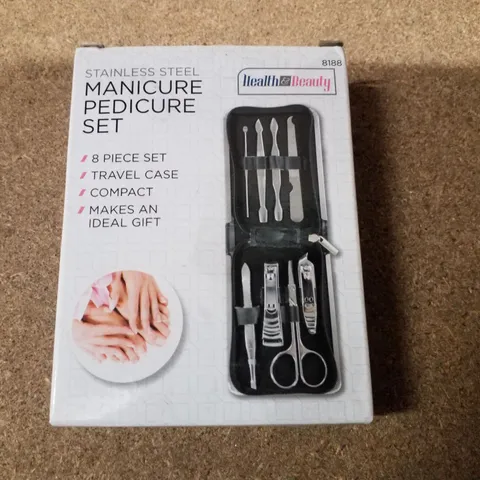 BOX CONTAINING APPROXIMATELY 35 HEALTH & BEAUTY MANICURE PEDICURE SETS