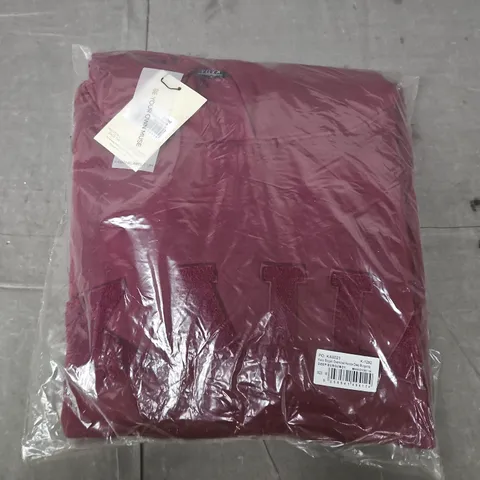 BAGGED KAIA SLOGAN OVERSIZED HOODIE – DEEP BURGUNDY – UK SIZE 16