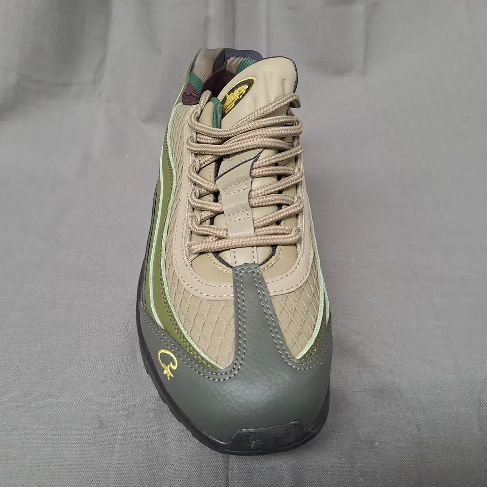 BOXED PAIR OF NIKE AIR MAX 95 SP SHOES IN GREEN/BLACK UK SIZE 9