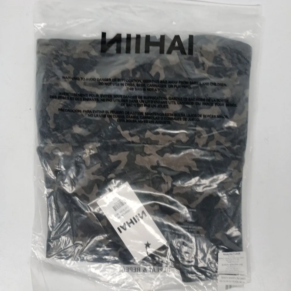 BAGGED NIIHAI BOOTY SHORTS IN CAMO SIZE MEDIUM
