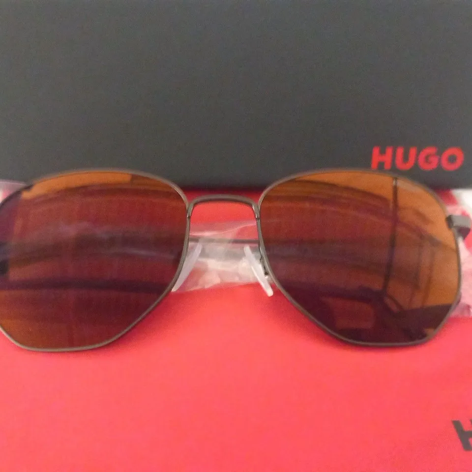 BOXED HUGO BOSS SUNGLASSES