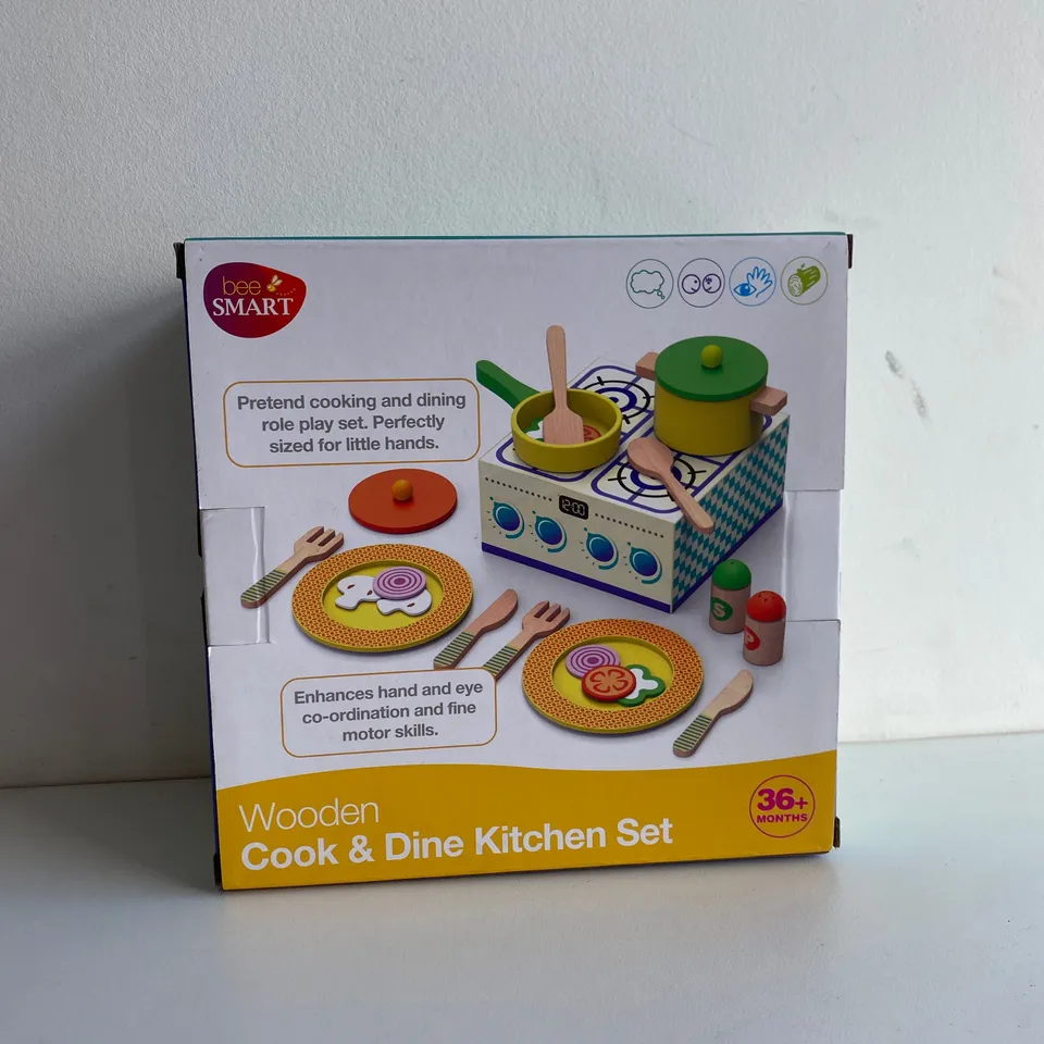 BRAND NEW BOXED BEE SMART WOODEN COOK+DINE KITCHEN SET 