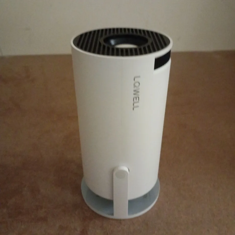 BOXED LQWELL LCD PROJECTOR