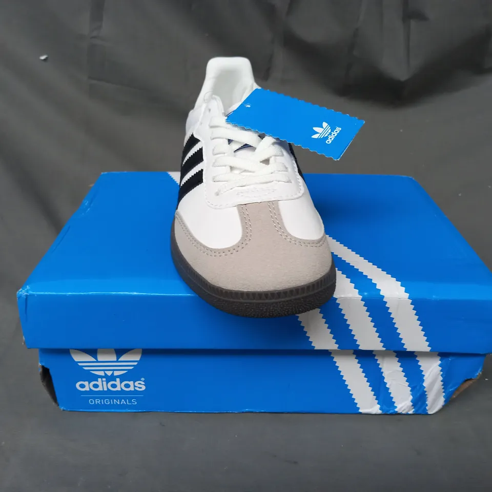 BOXED PAIR OF ADIDAS SAMBA VEGAN SHOES IN WHITE/BLACK UK SIZE 5