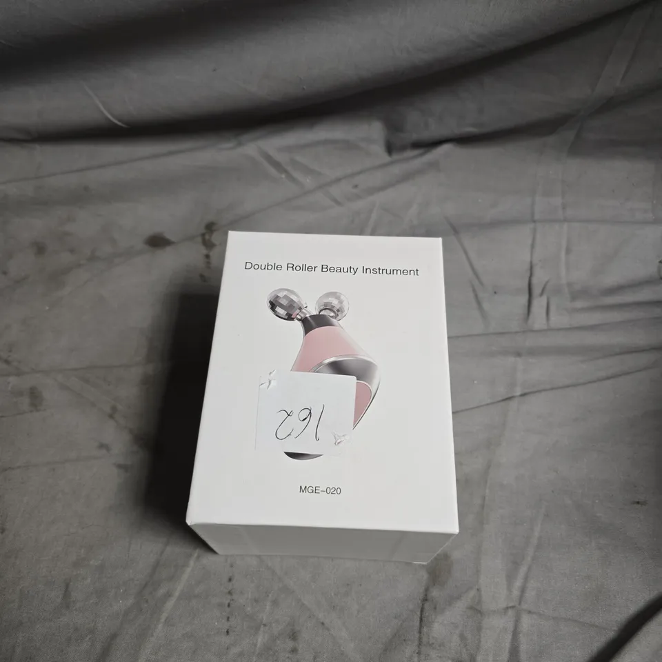 DOUBLE ROLLER BEAUTY INSTRUMENT – BOXED (MGE-020)