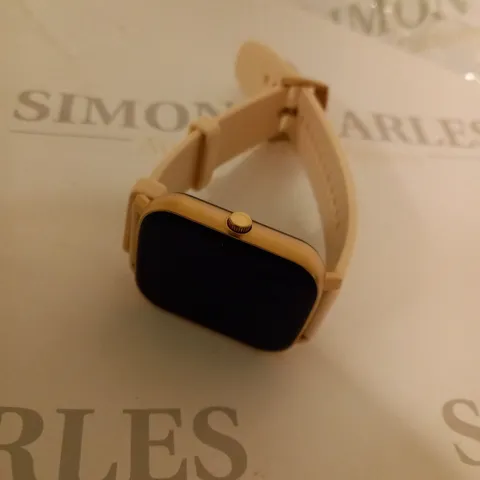 FITNESS TRACKER SMARTWATCH