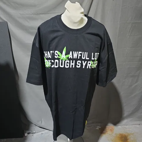 BLACK T-SHIRT WITH GRAPHIC TEXT 'THAT'S A AWFUL LOT OF COUGH SYRUP' BY DESTO DUBB – SIZE L