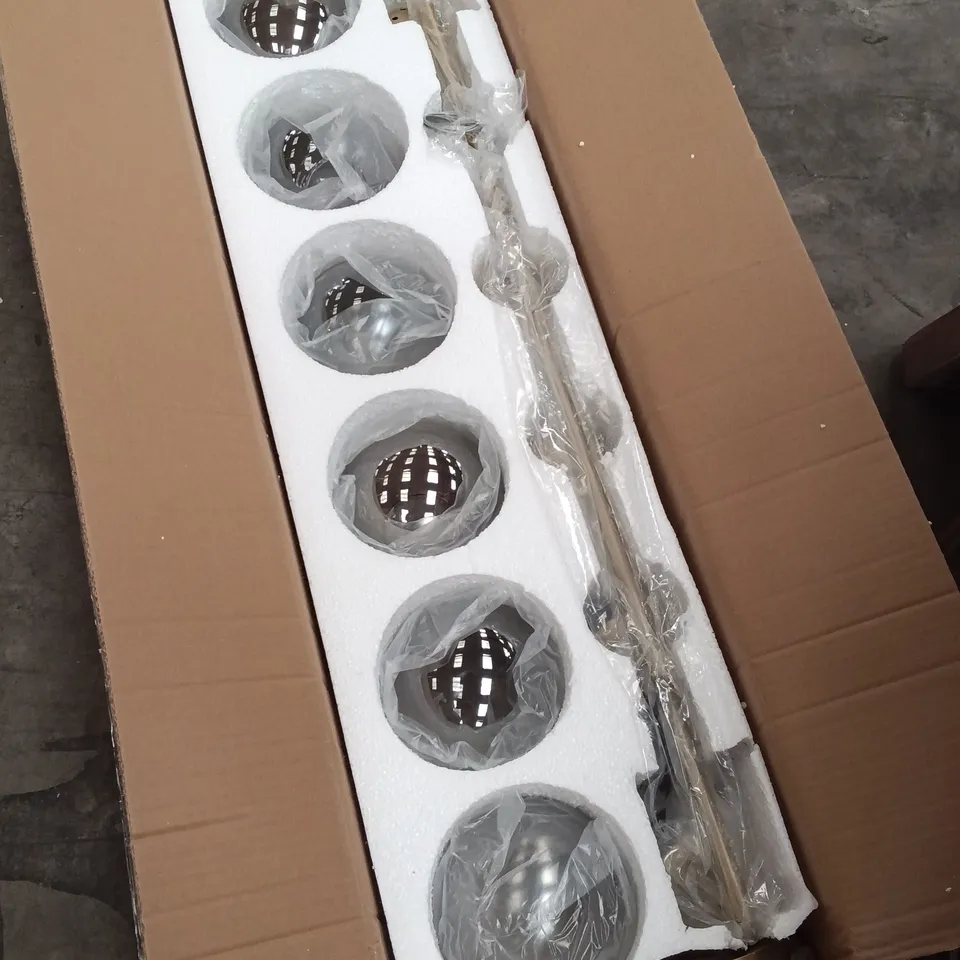 BOXED LIGHT FITTING - GLASS/METAL