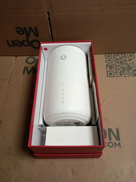 Lot 2270: Vodafone GigaCube 5G Router – White, Boxed - 5610464 | Simon ...