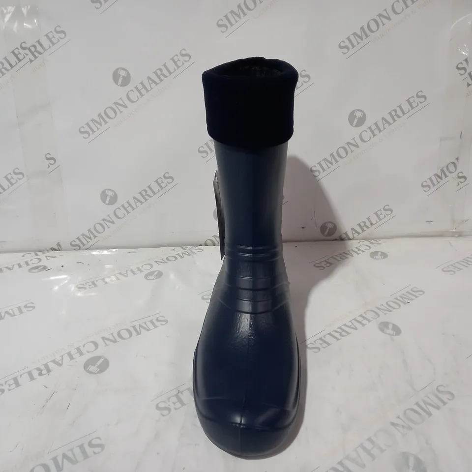 BLUE WATERPROOF PLASTIC BOOTS