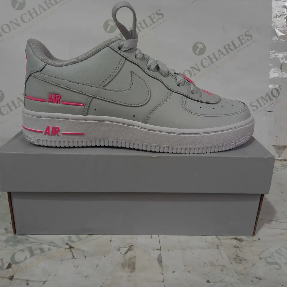 BOXED PAIR OF NIKE AIR FORCE 1 LV8 3 TRAINERS IN GREY/PINK UK SIZE 4.5