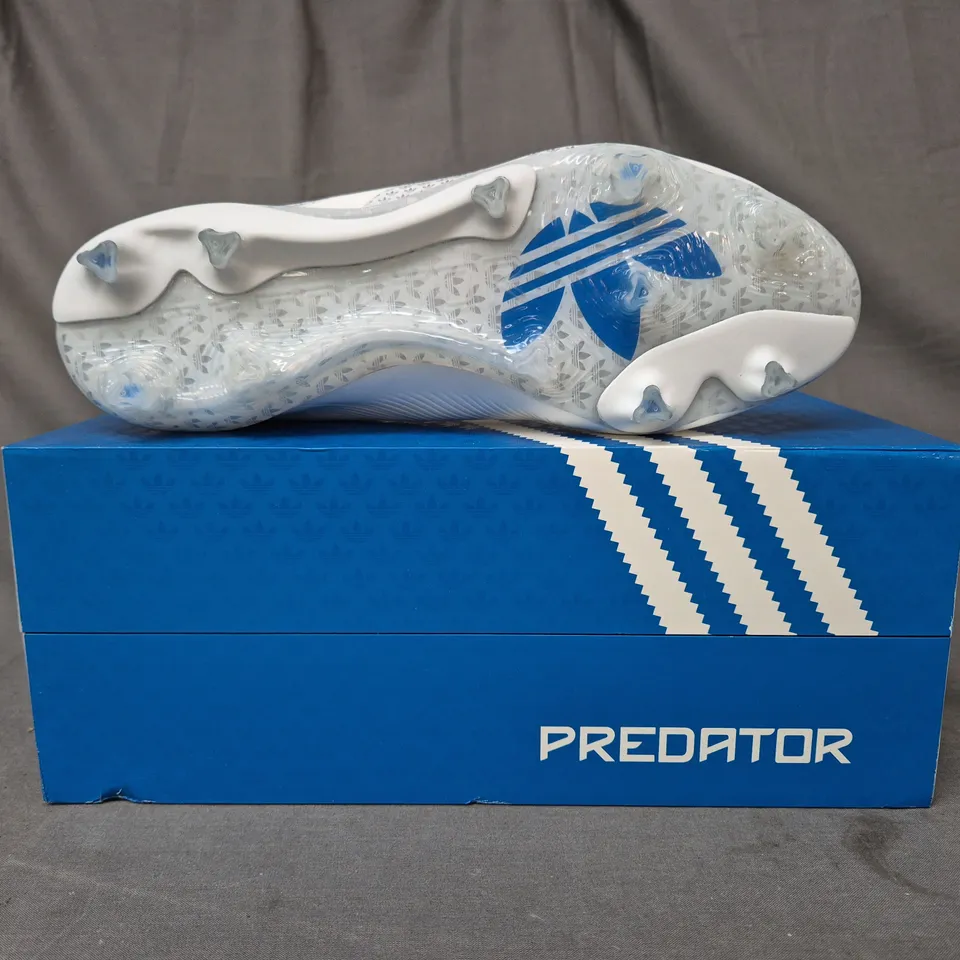 BOXED PAIR OF ADIDAS PREDATOR ELITE FOOTBALL BOOTS IN WHITE UK SIZE 9