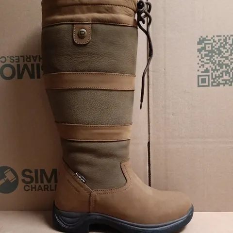 BOXED PAIR OF DUBLIN RIVER BOOTS III IN DARK BROWN SIZE UK 7