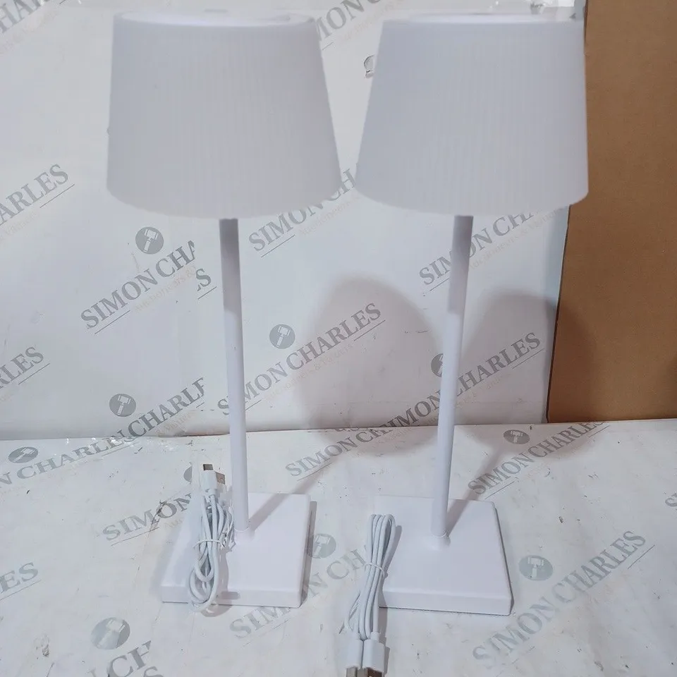 SE TO 2 WHITE TABLE LAMPS WITH TOUCH ACTIVATION