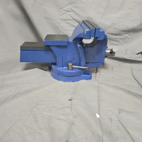 BLUE BENCH VISE WITH SWIVEL BASE AND MOUNTING HOLES