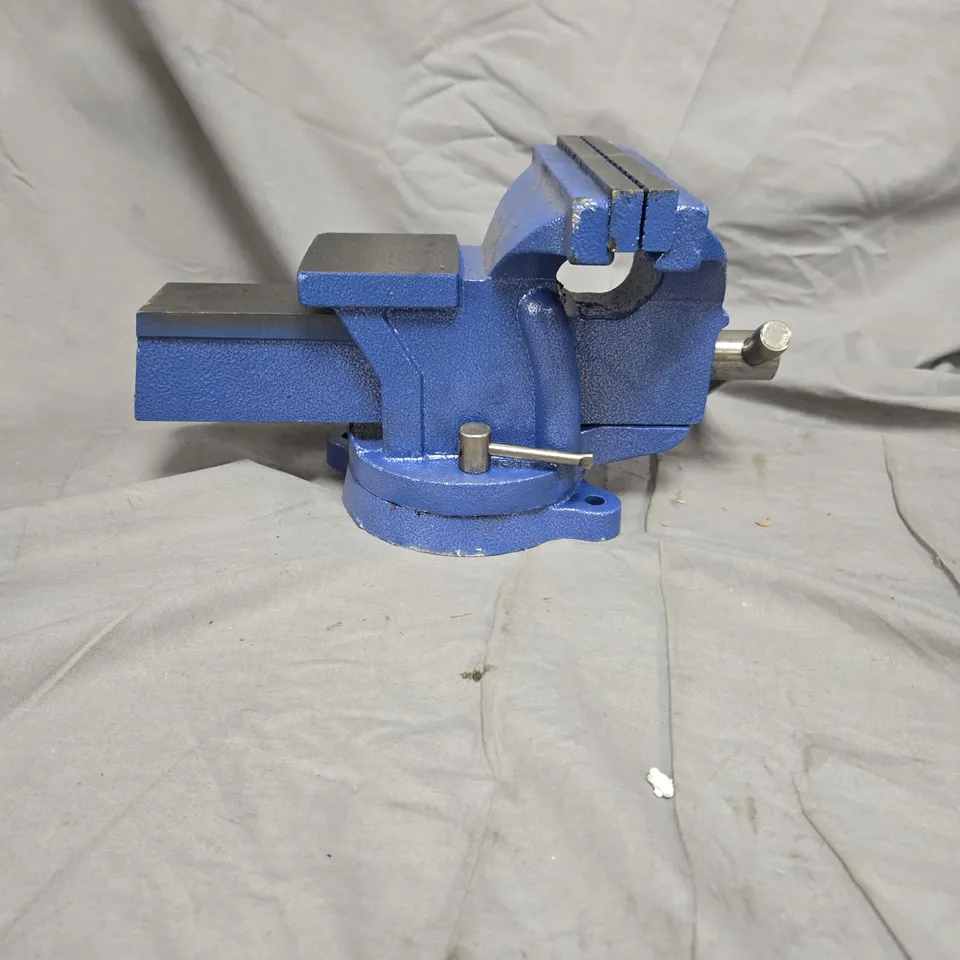 BLUE BENCH VISE WITH SWIVEL BASE AND MOUNTING HOLES