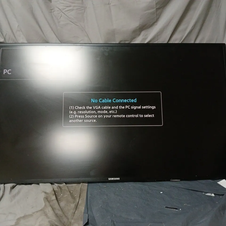 SAMSUNG TELEVISION – BOXED NO ACCESSORIES