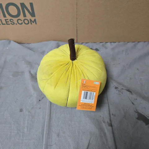 BOX OF APPROXIMATELY 100 HOBBYCRAFT PLUSH PUMPKIN DECOR – YELLOW VELVET PUMPKINS