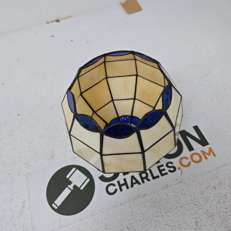 GEOMETRIC STAINED-GLASS LAMPSHADE (TIFFANY-STYLE) – BEIGE PANELS WITH BLUE ACCENTS