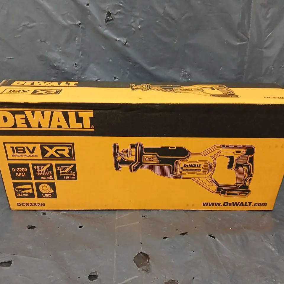 DEWALT 18V DCS382N