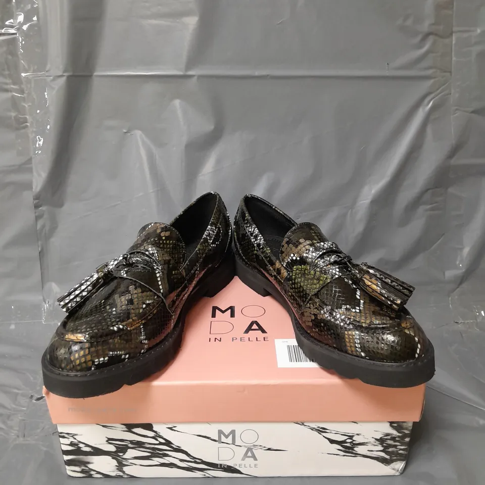 MODA IN PELLE EIRENE SNAKE PRINT LOAFERS KHAKI SIZE 6 