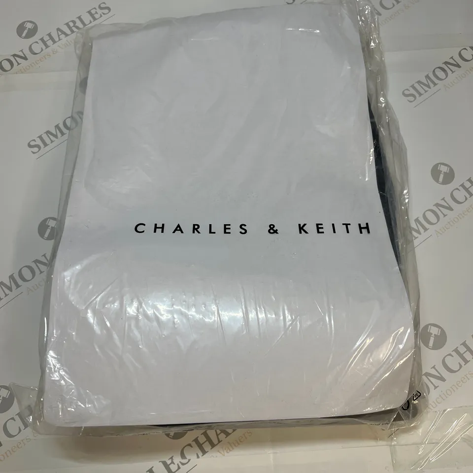 CHARLES & KEITH ANTHEA CONTRAST TRIMMED CURVED HOBO BAG IN BLACK SIZE M