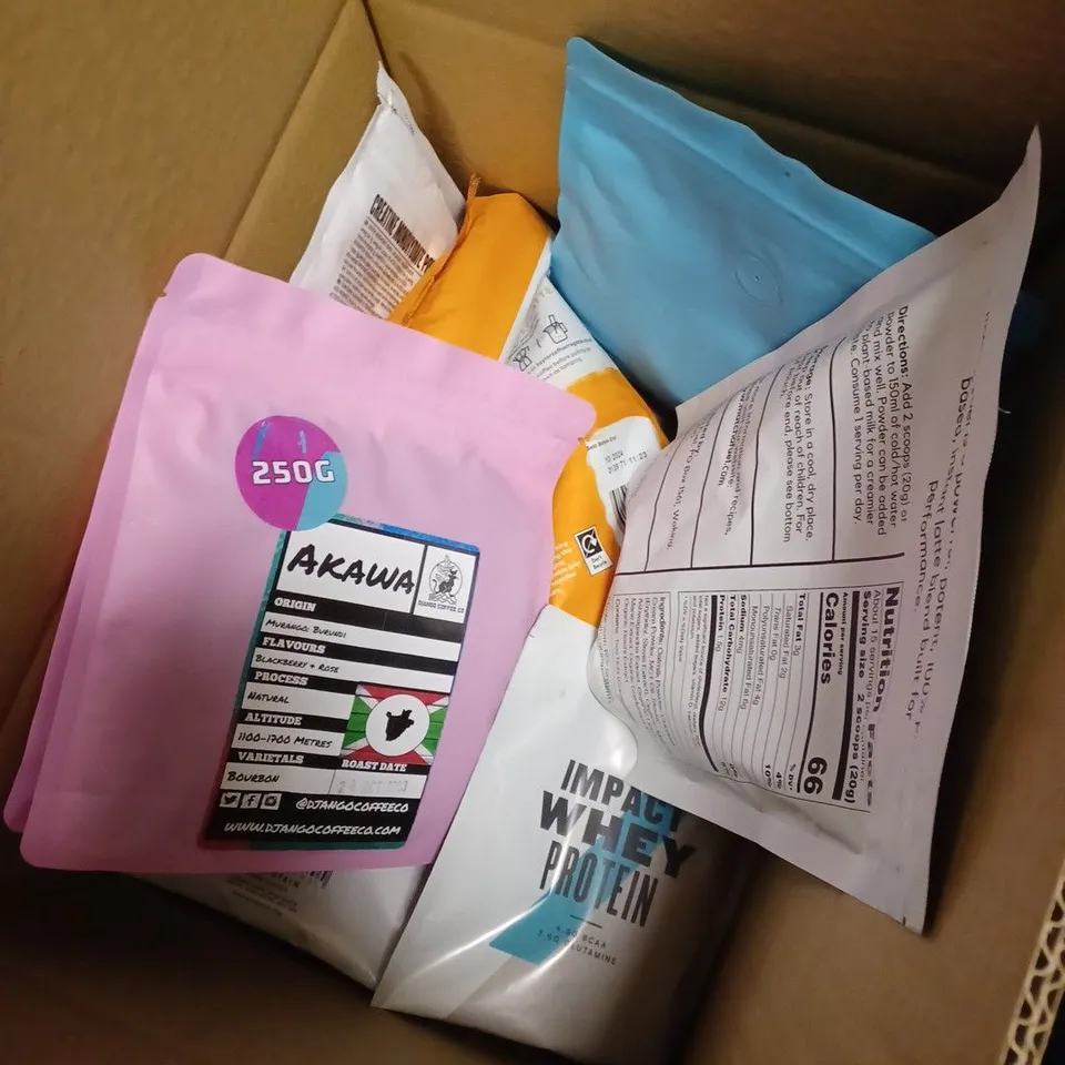 BOX OF APPROXIMATELY 10 ASSORTED ITEMS TO INCLUDE COFFEE GROUNDS, CREATINE POWDER ETC