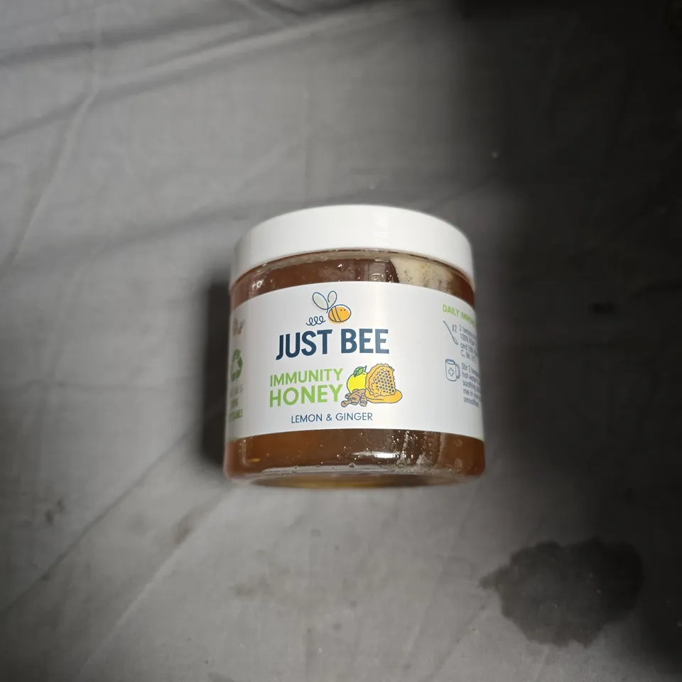 BOX OF APPROXIMATELY 10 ASSORTED FOOD ITEMS INCLUDING JUST BEE HONEY , JOLLOF PASTE AND POPWORKS POPPED CHIPS