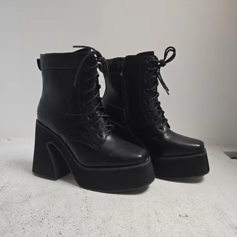 BOXED PAIR OF SEDAI PLATFORM BLOCK HEEL ANKLE BOOTS IN BLACK SIZE 5
