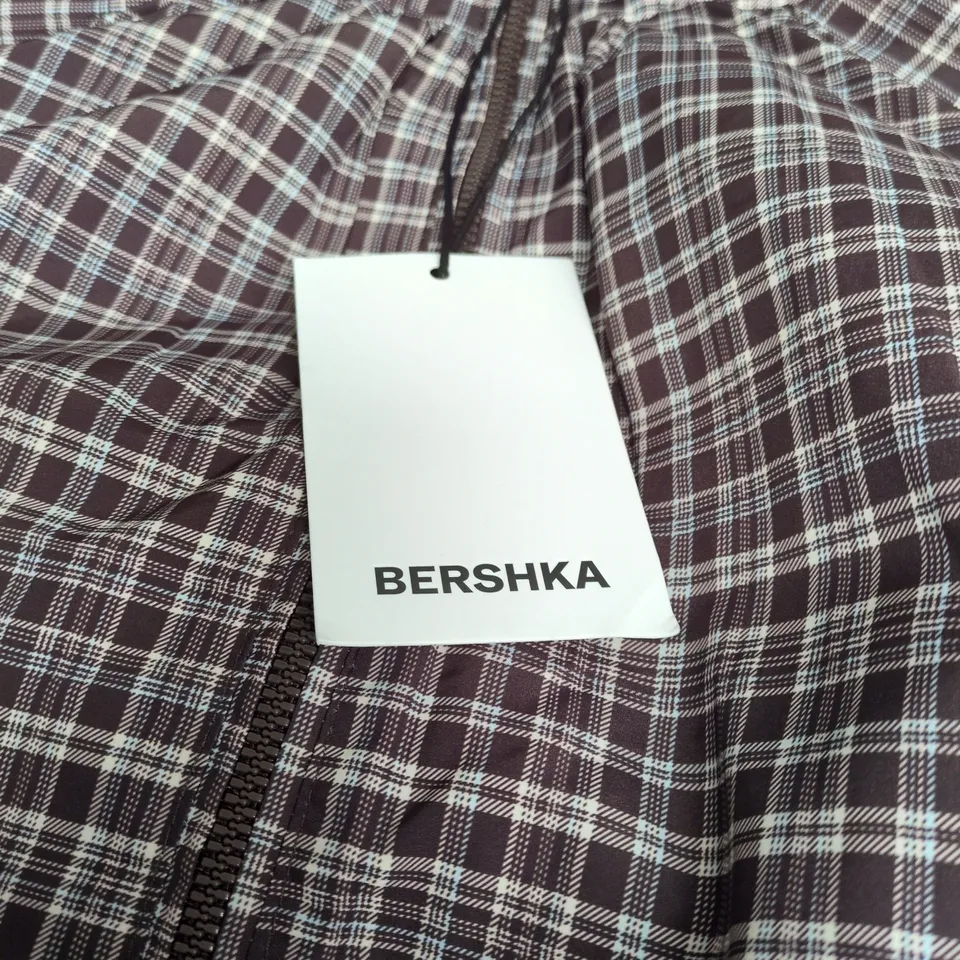BERSHKA BROWN CHECK MEDIUM/LARGE ZIP UP JACKET WITH TAGS