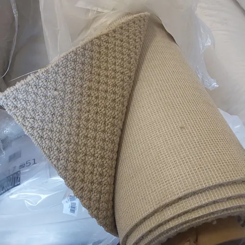ROLL OF QUALITY DESIGNER STYLE BOUCLE CARAMEL CARPET - 4.65 x 4m