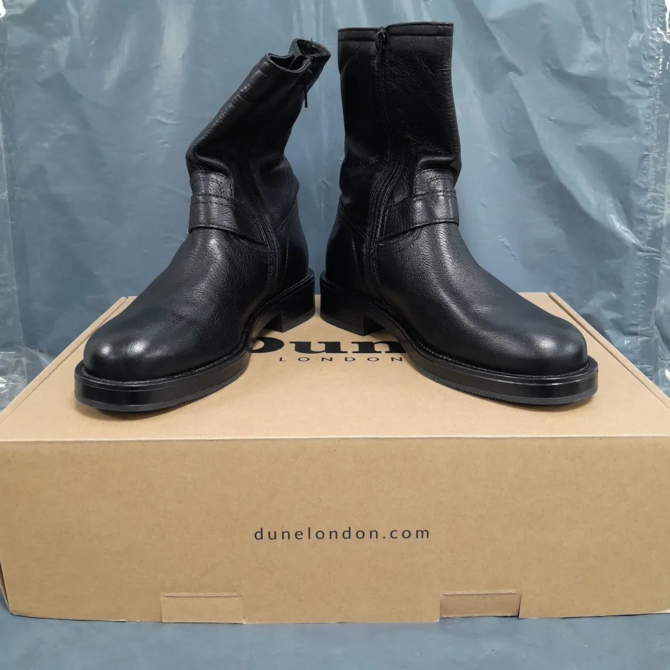 BOXED PAIR OF DUNE LONDON 484 PIXEN BOOTS IN BLACK SIZE 6