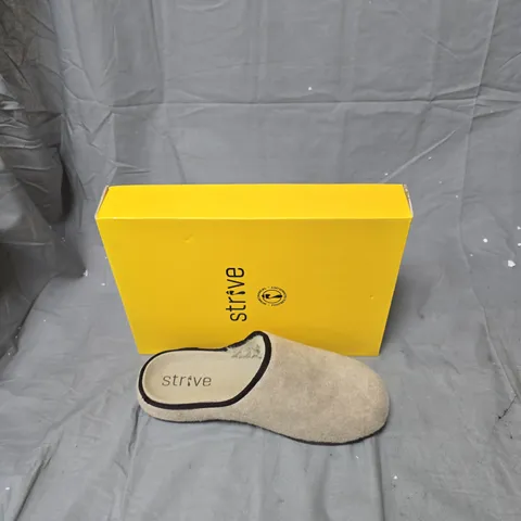 STRIVE SLIPPERS – BEIGE/GREY, LINING – WOMEN'S PAIR-SIZE UK 7