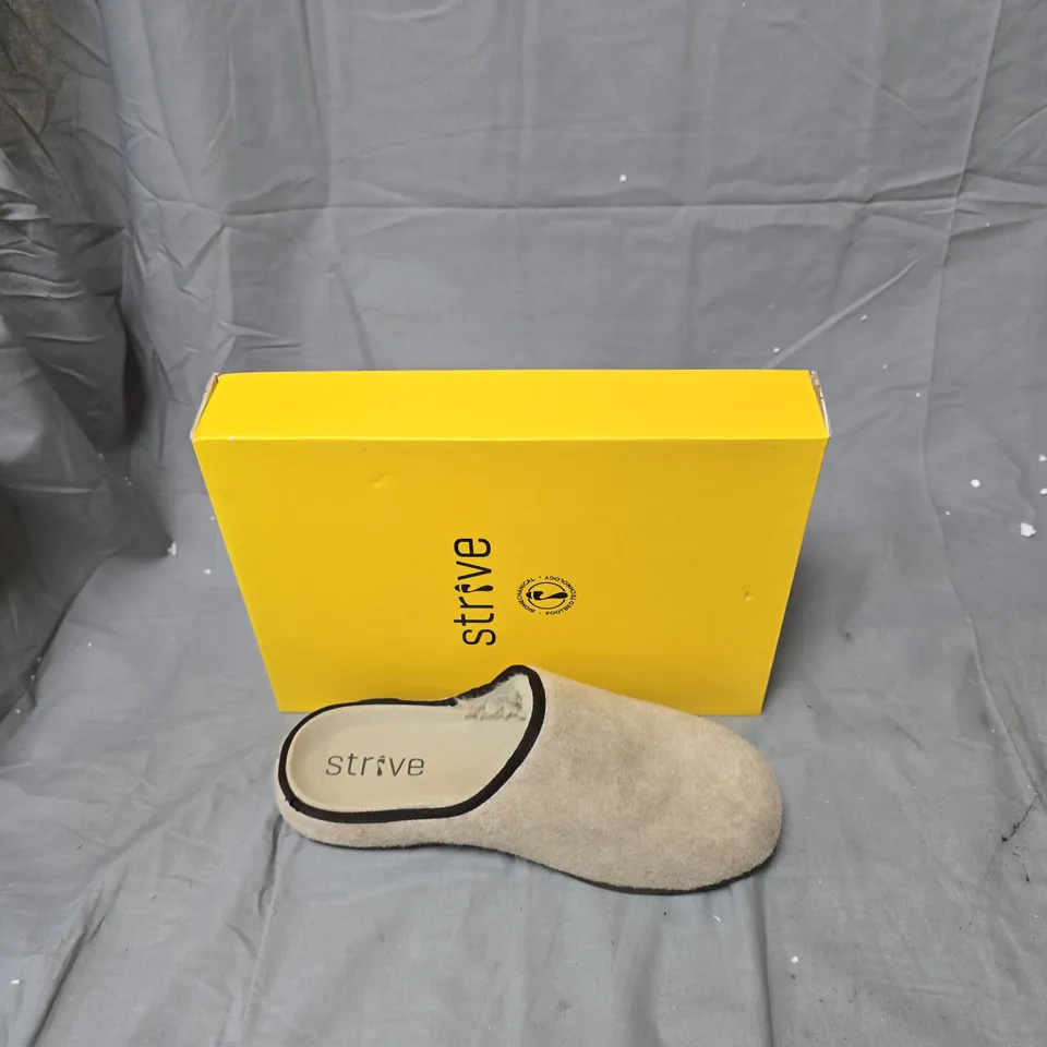 STRIVE SLIPPERS – BEIGE/GREY, LINING – WOMEN'S PAIR-SIZE UK 7