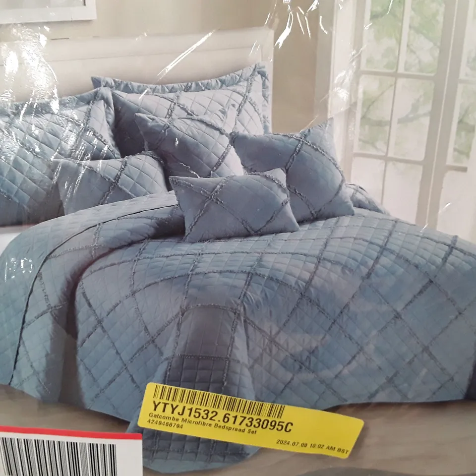 GATCOMBE MICRO FIBRE BEDSPREAD SET 