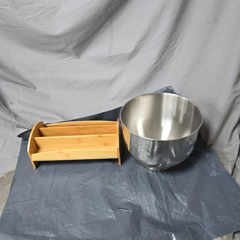 BOX OF APPOXIMATELY 8 ASSORTED ITEMS TO INCLUDE WOODEN DESK ORGANISER, METAL MIXING BOWL ETC