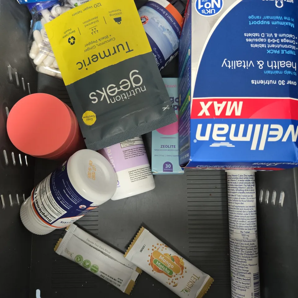 APPROXIMATELY 15 ASSORTED VITAMIN/HEALTH AID PRODUCTS TO INCLUDE BERBENITE, TURMERIC SUPPLEMENT, VAGINAL PROBIOTIC ETC 