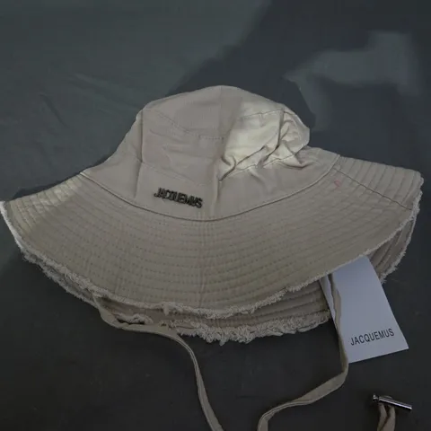 JACQUEMUS BEIGE BUCKET HAT 